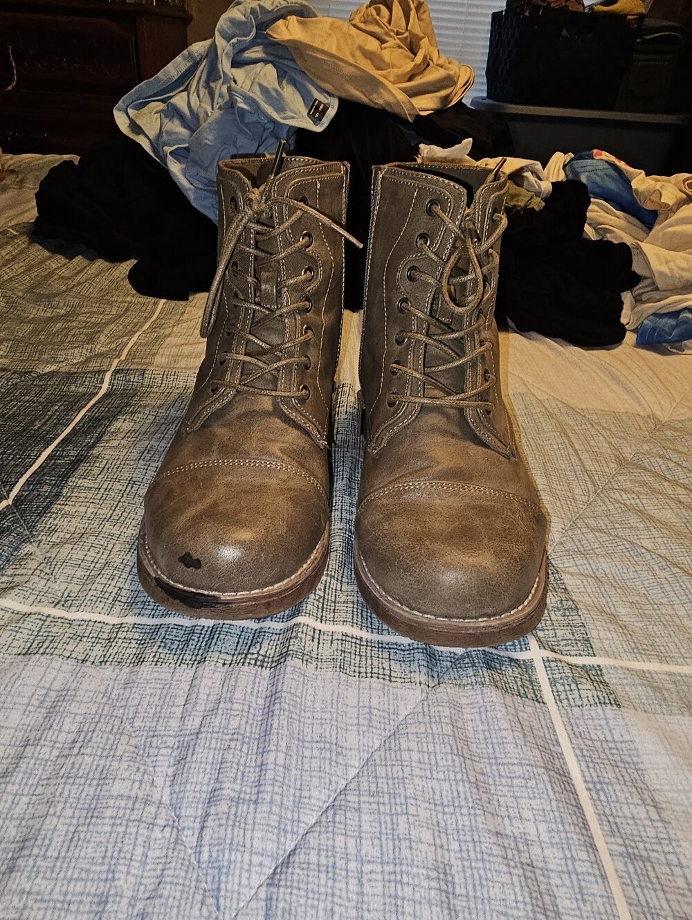 Womans Brown Lace-Up Leather Combat Boots